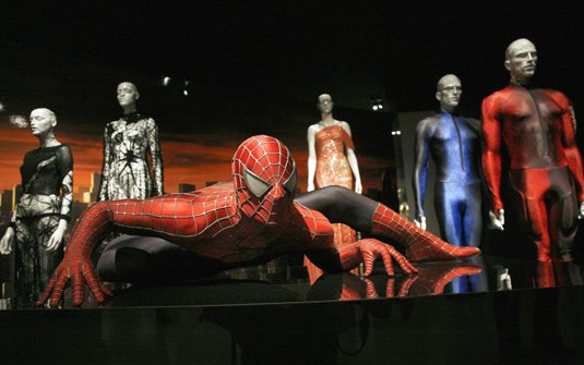 No momento, você está visualizando A Influência dos Filmes de Super-Heróis na Moda Contemporânea